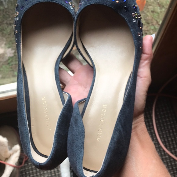 Shoes - Picture 3 of 4